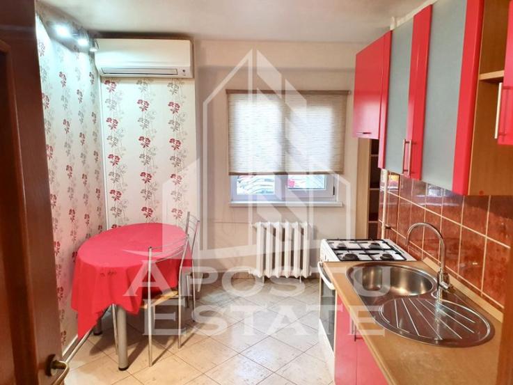 Apartament 4 camere, mobilat utilat, centrala proprie, zona Dambovita