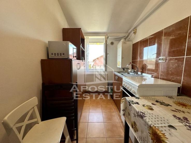 Apartament 2 camere, centrala proprie, zona Girocului