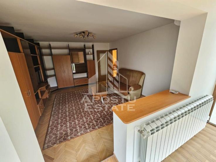 Apartament 4 camere,  decomandat, 2 bai, Zona Complex Studentesc