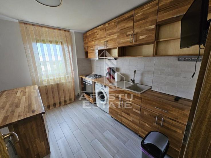 Apartament 4 camere,  decomandat, 2 bai, Zona Complex Studentesc