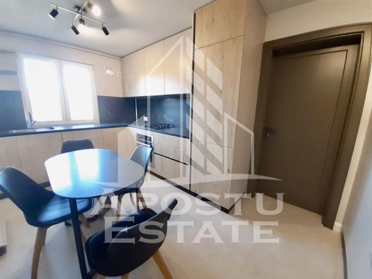 Apartament 3 camere, renovat, etaj 3, centrala, Complexul Studentesc