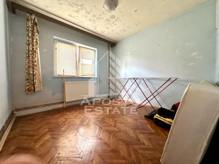 Apartament 3 camere, 2 bai, centrala proprie, zona Girocului