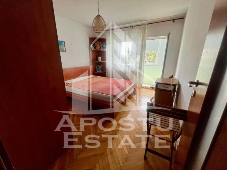 Apartament 2 camere,decomandat,spatios,in zona Bucovina