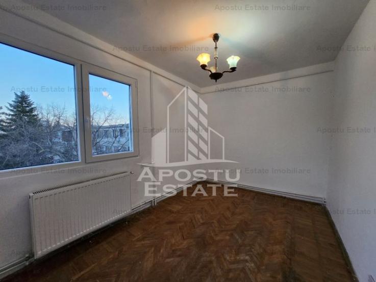 Apartament cu 3 camere, centrala proprie, zona Dacia