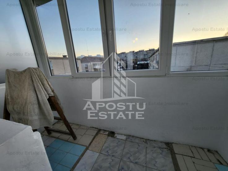 Apartament cu 3 camere, centrala proprie, zona Dacia