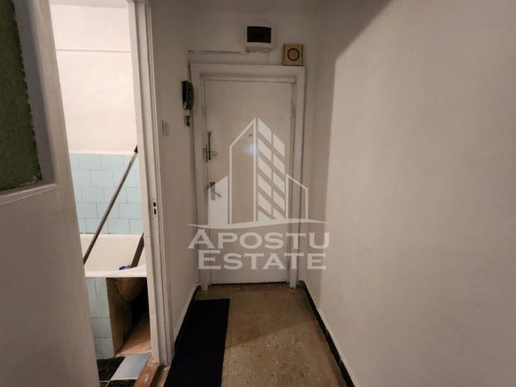 Apartament cu 3 camere, centrala proprie, zona Dacia