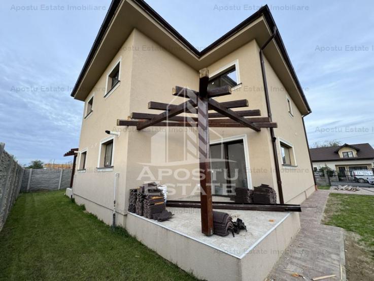 Duplex situat Central cu 4 camere si 3 bai in Mosnita Noua