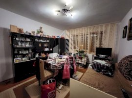 Apartament cu 4 camere, centrala proprie, etaj intermediar, zona Dacia