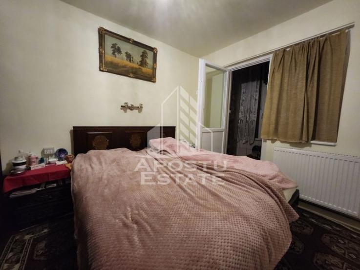 Apartament cu 4 camere, centrala proprie, etaj intermediar, zona Dacia