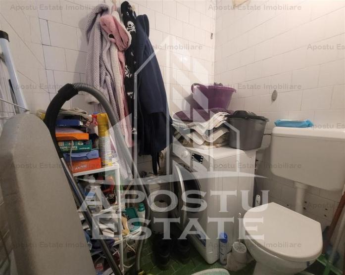 Apartament cu 4 camere si garaj, centrala proprie, zona Torontalului