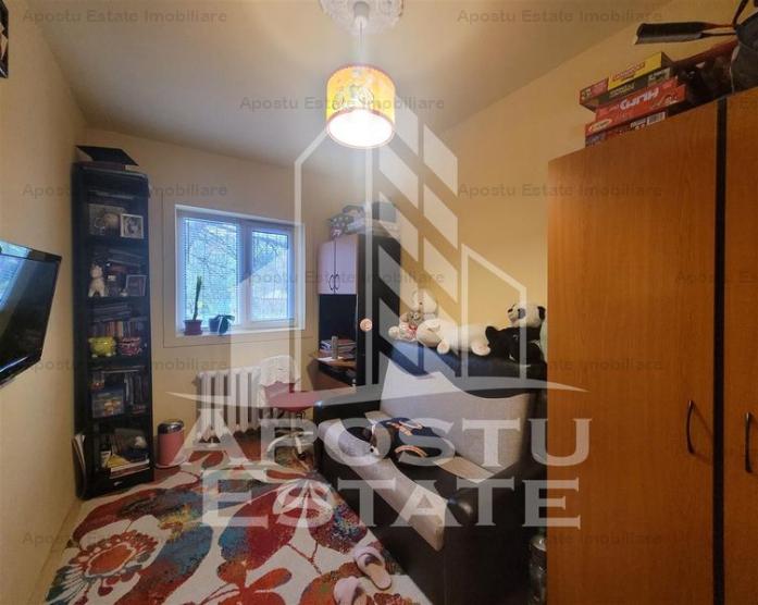 Apartament cu 4 camere si garaj, centrala proprie, zona Torontalului