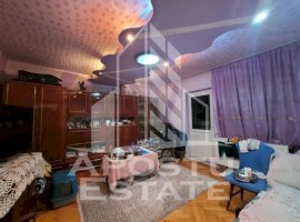 Apartament cu 3 camere, 2 bai, centrala proprie, zona Bucovina