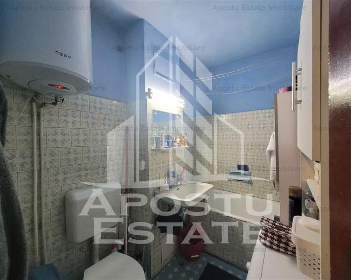 Apartament decomandat cu 2 camere, etaj 1, zona Aradului