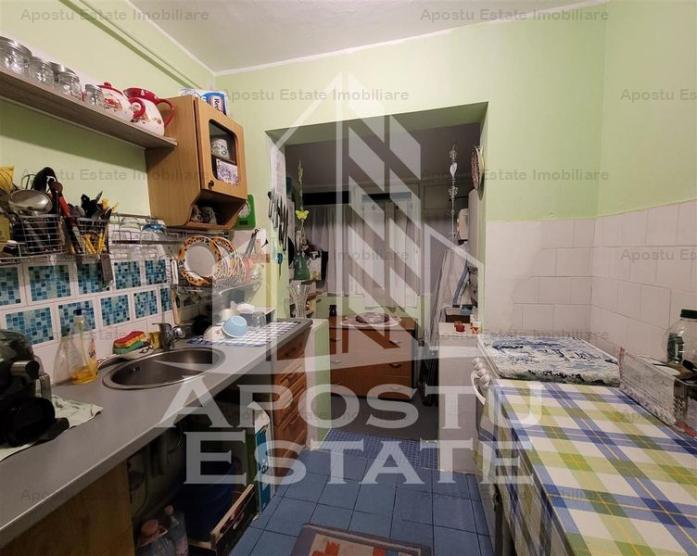 Apartament cu 3 camere, decomandat, centrala proprie,Circumvalatiunii