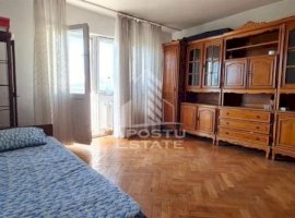 Apartament cu 3 camere, 2 bai, 2 balcoane, centrala proprie,langa Vox