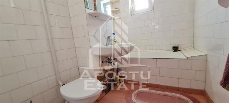 Apartament cu 3 camere, 2 bai, 2 balcoane, centrala proprie,langa Vox