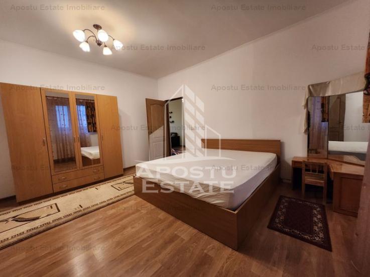 Apartament cu 4 camere, centrala proprie, zona Bucovina