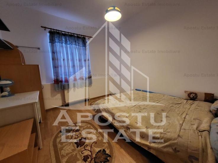 Apartament cu 4 camere, centrala proprie, zona Bucovina