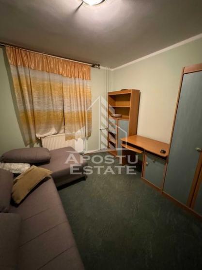 Apartament cu 4 camere, 2 bai, Zona Aradului