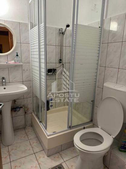 Apartament cu 4 camere, 2 bai, Zona Aradului