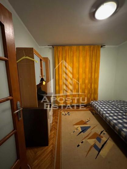 Apartament cu 4 camere, 2 bai, Zona Aradului