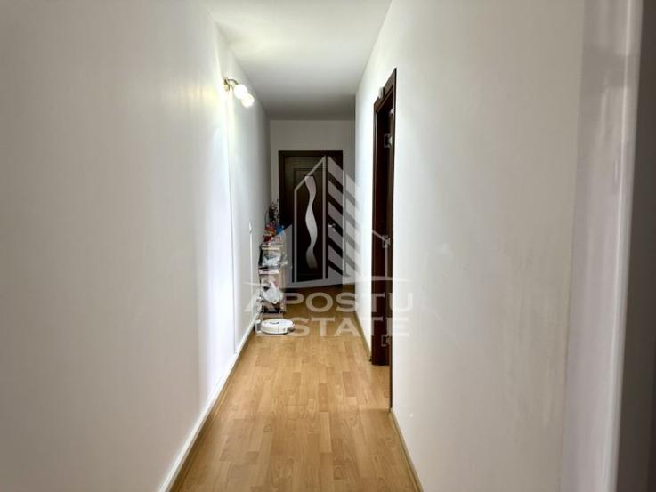 Apartament 2 camere, decomandat, centrala proprie, zona Freidorf