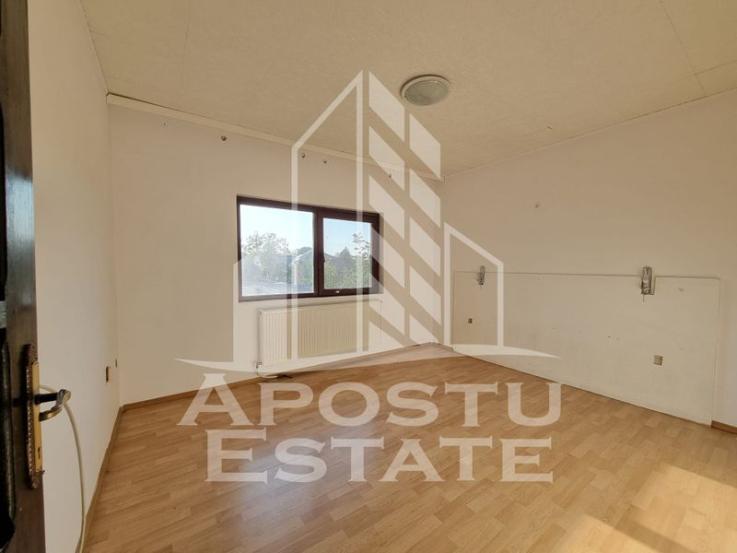 Duplex spatios, regim P+1, cu garaj Ronat