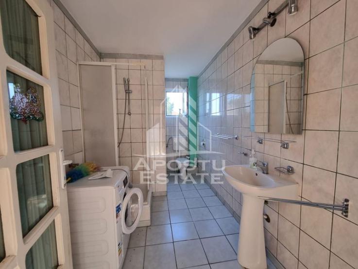 Duplex spatios, regim P+1, cu garaj Ronat