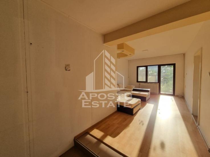 Duplex spatios, regim P+1, cu garaj Ronat