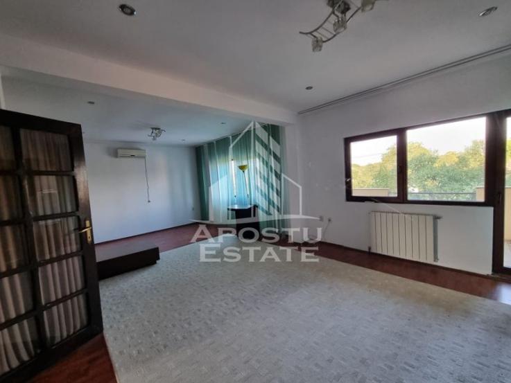 Duplex spatios, regim P+1, cu garaj Ronat