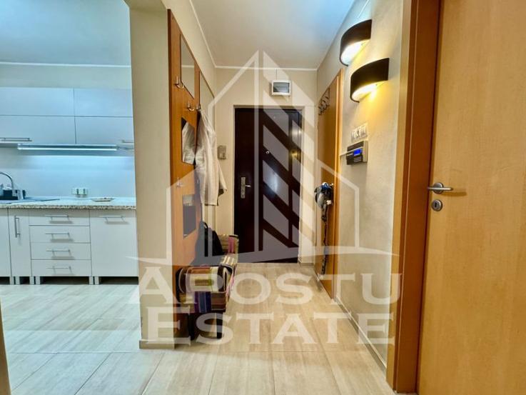 Apartament cu doua camere, etaj itermediar, calea Aradului