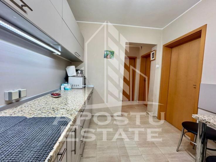 Apartament cu doua camere, etaj itermediar, calea Aradului