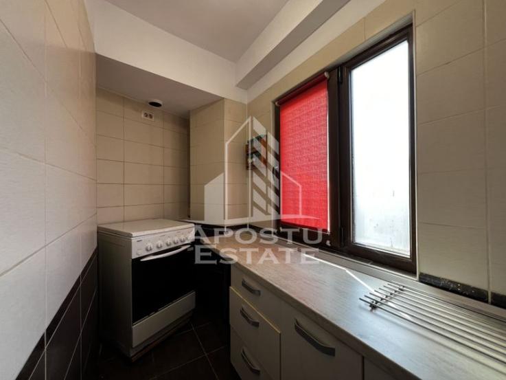 Apartament 2 camere, decomandat, garaj, zona Dorobantilor