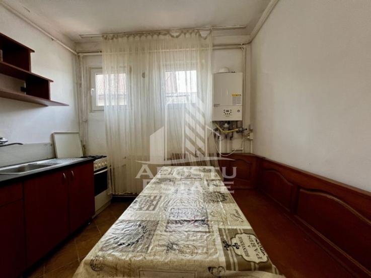 Apartament o camera, 32mp, centrala proprie, Complexul Studentesc