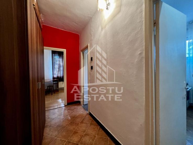 Apartament o camera, 32mp, centrala proprie, Complexul Studentesc