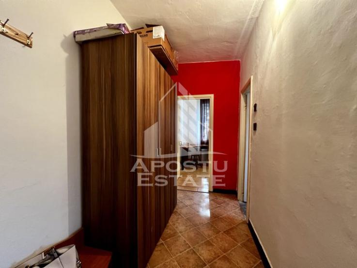 Apartament o camera, 32mp, centrala proprie, Complexul Studentesc