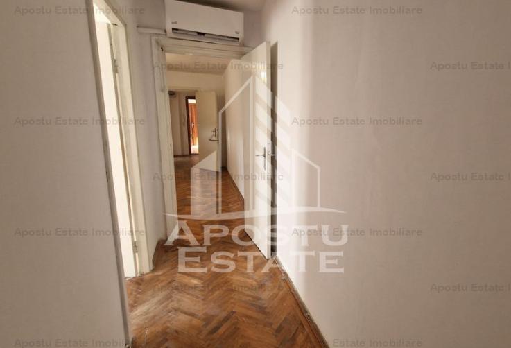 Apartament cu 3 camere, centrala proprie,  zona Circumvalatiunii