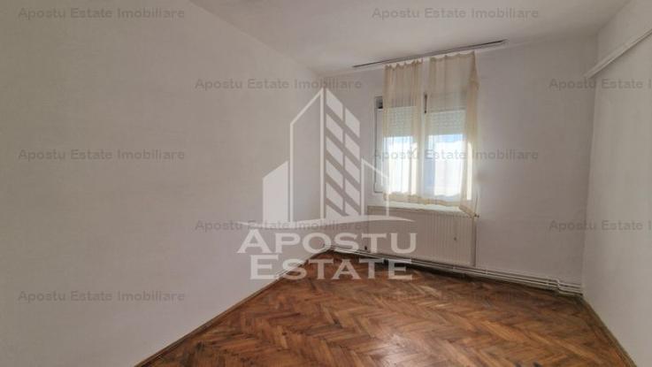 Apartament cu 3 camere, centrala proprie,  zona Circumvalatiunii