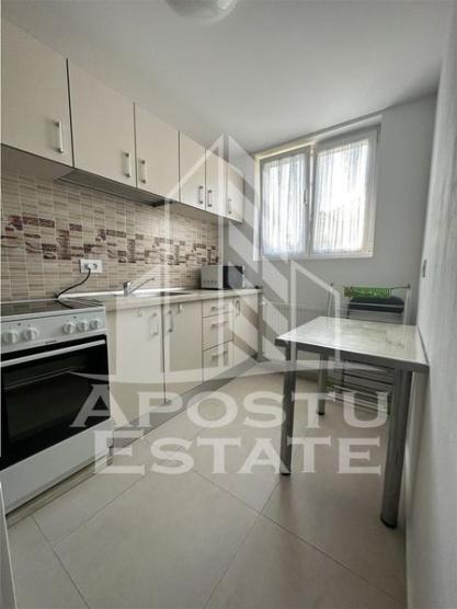 Apartament decomandat, 3 camere, zona Medicinei