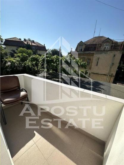 Apartament decomandat, 3 camere, zona Medicinei