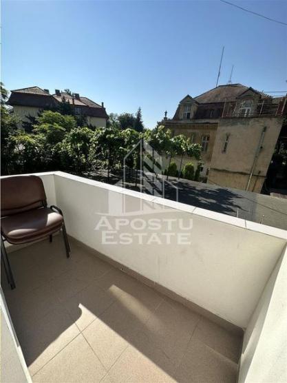 Apartament decomandat, 3 camere, zona Medicinei