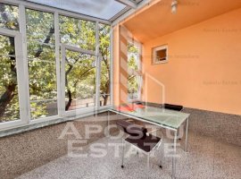 Apartament etajul 1, confort 1 cu terasa si garaj in zona Medicinei.