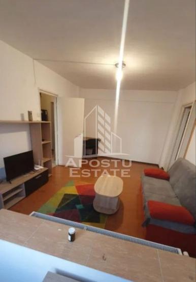 Apartament ultracentral cu 2 camere semidecomandat