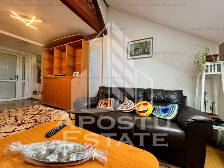 Apartament cu 3 camere, zona Sagului