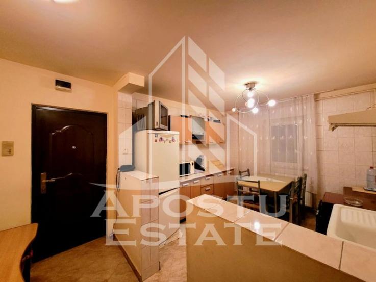 Apartament cu 2 camere, etaj intermediar, centrala proprie, Lipovei