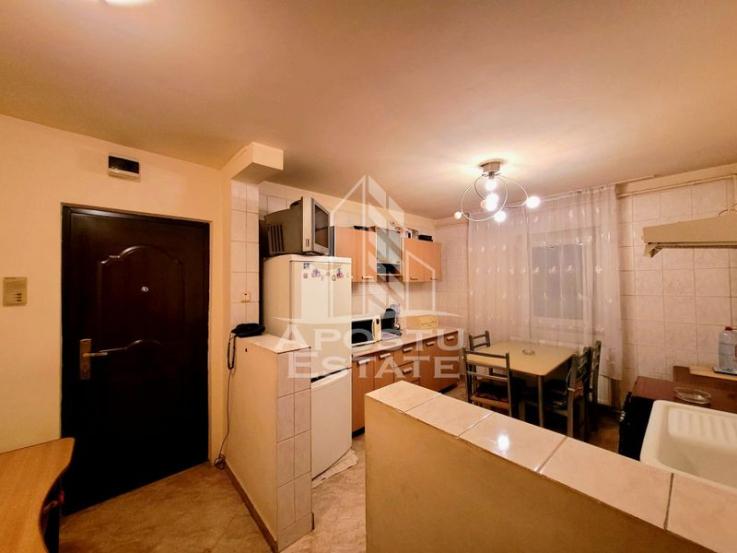 Apartament cu 2 camere, etaj intermediar, centrala proprie, Lipovei