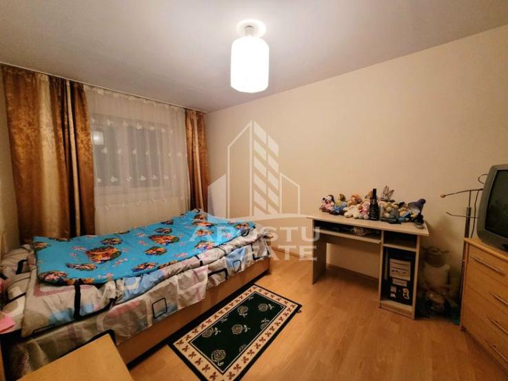 Apartament cu 2 camere, etaj intermediar, centrala proprie, Lipovei