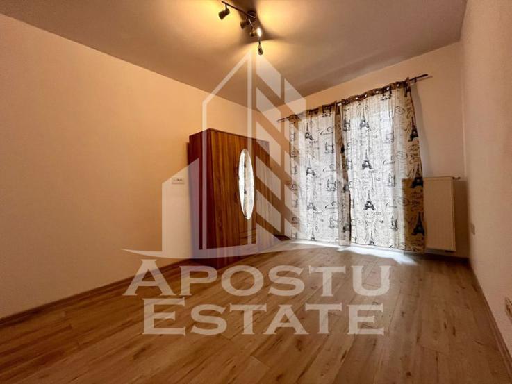 Apartament cu 3 camere, 2 bai, in zona Torontalului (Iris)