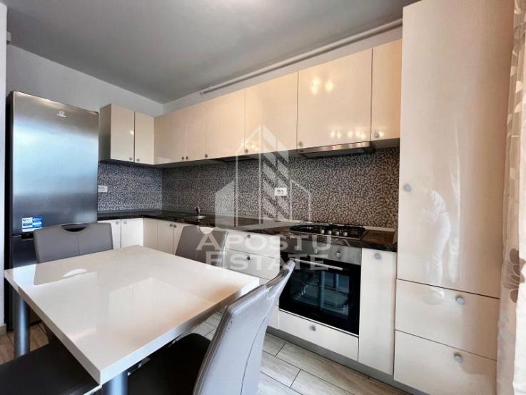 Apartament cu 3 camere, 2 bai, in zona Torontalului (Iris)