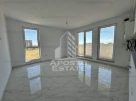 Apartament cu 2 camere, la asfalt, hotel IQ, etaj intermediar cu lift.